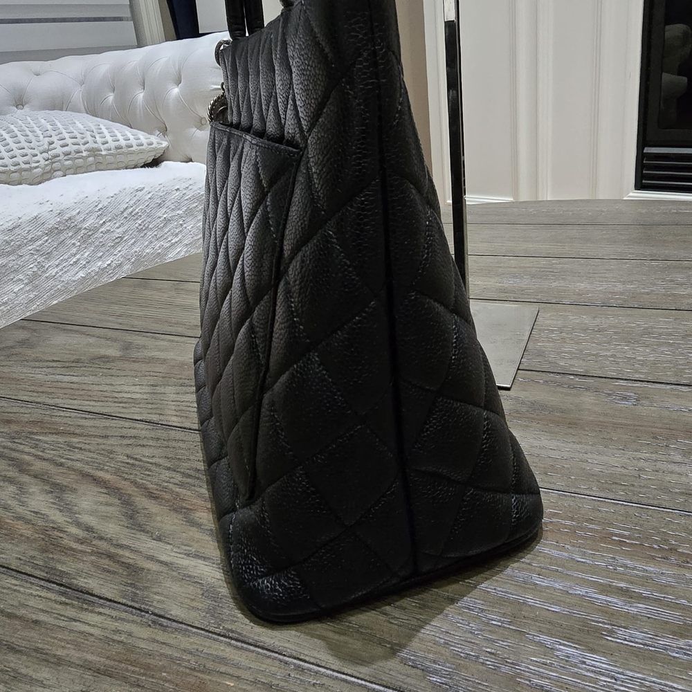 Chanel Black Quilted Leather Tote Bag - Picture 4 of 16